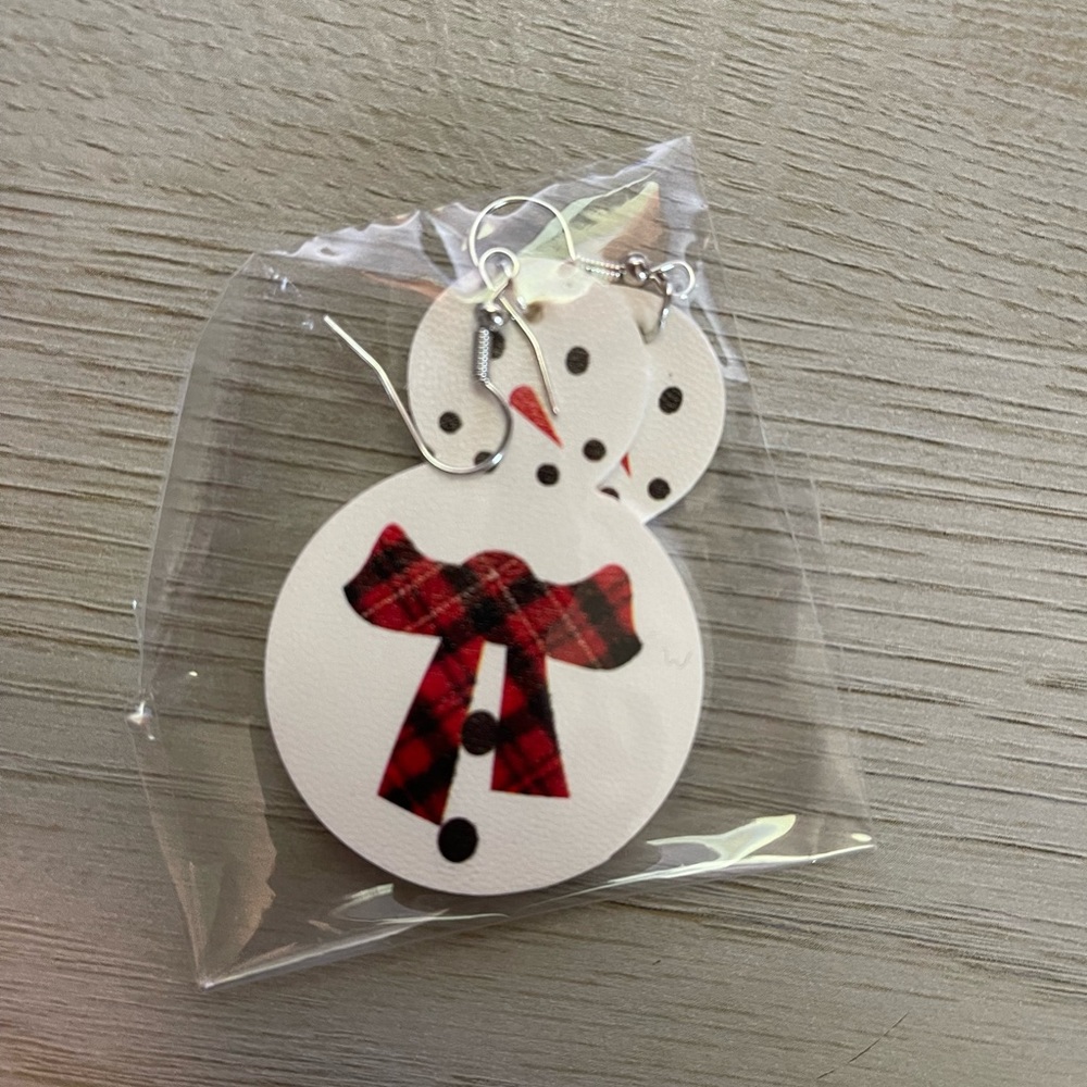 Snowman leather earrings